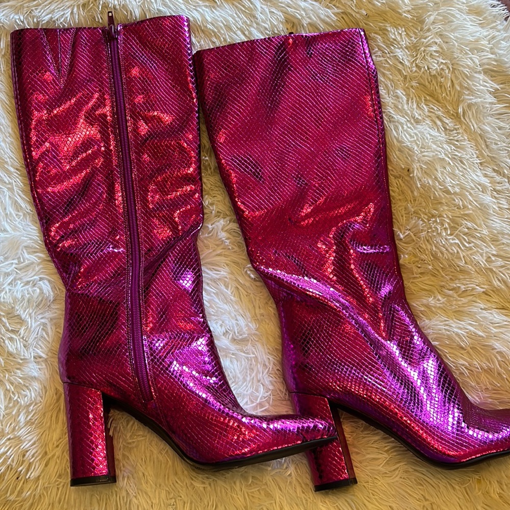 Never worn pink side zipper booths  4inch block heel